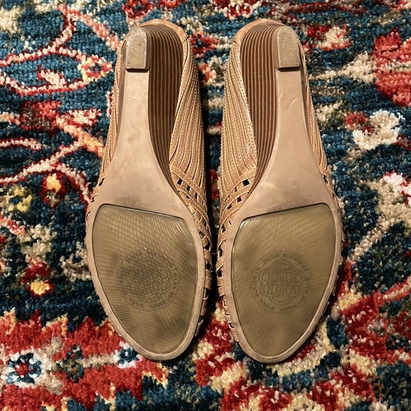 Tan Dana Buchman shoes - Picture 4 of 5